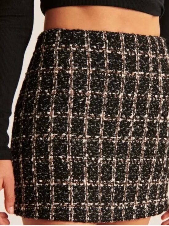 Abercrombie & Fitch Dresses & Skirts - Abercrombie & Fitch Black and White Tweed Check Mini Skirt